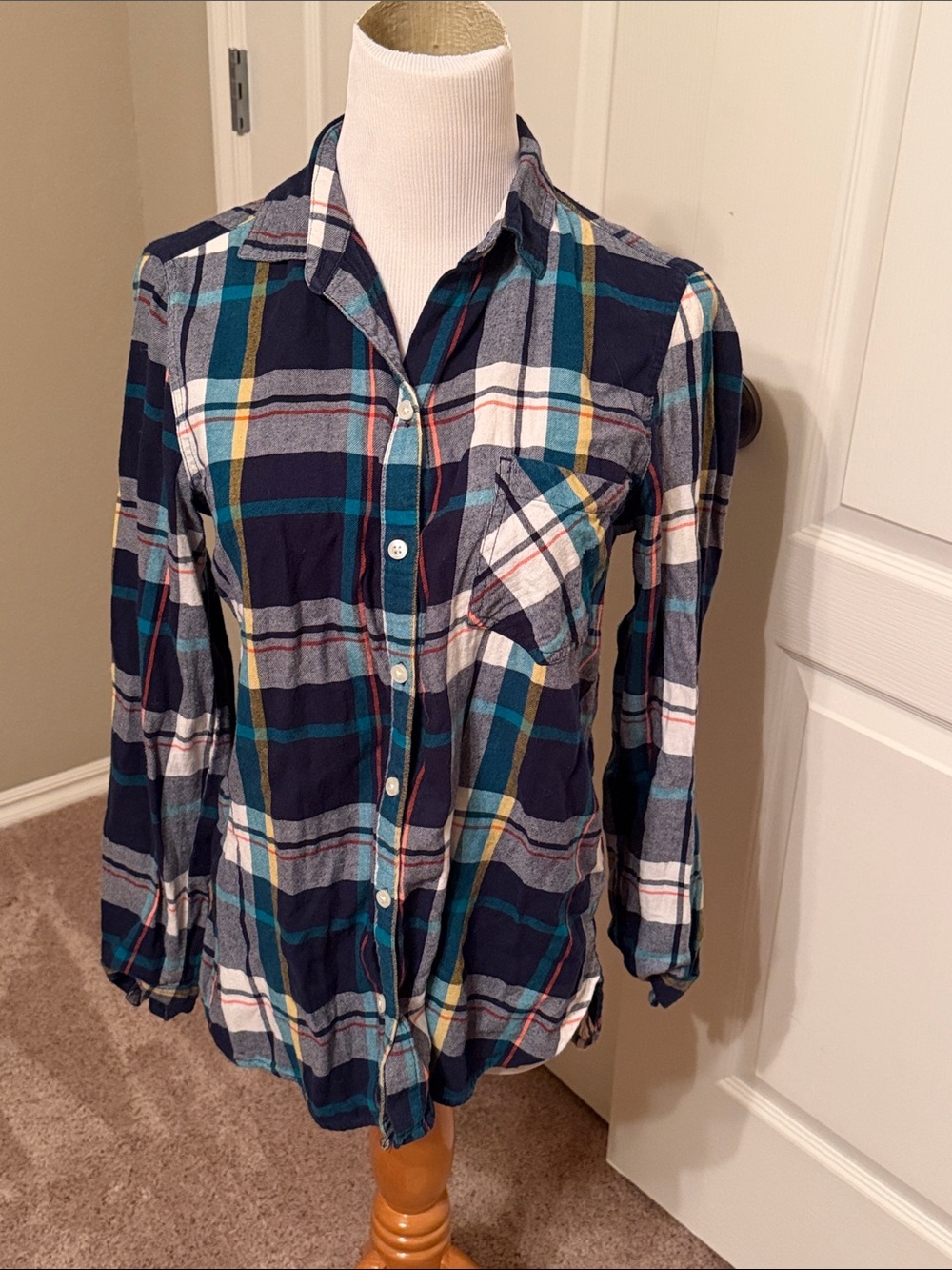 Women’s Plaid Button-Up Shirt - Navy Multi. Small